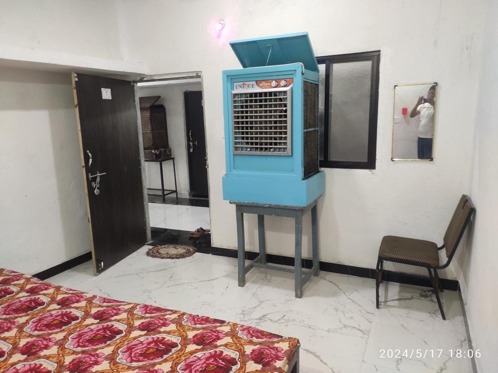 Kuber Bhandari Guest House And Hotel Sehore المظهر الخارجي الصورة
